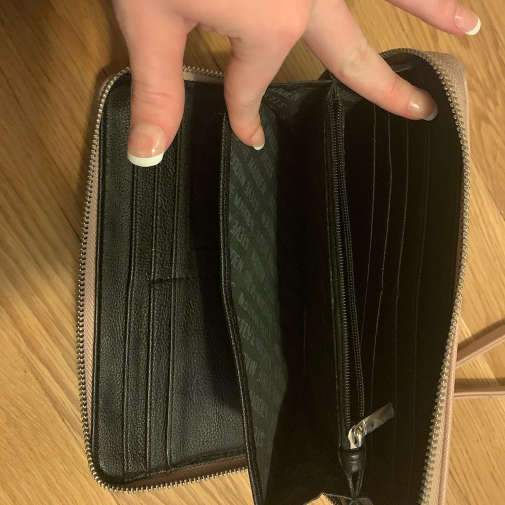 Steve Madden Soft Pink Large Continental Wallet - Picture 2 of 3